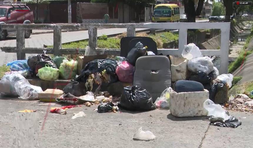 “¿Qué hacen con la plata que nos cobran?”: Critican a la Alcaldía y la basura se acumula en Santa Cruz