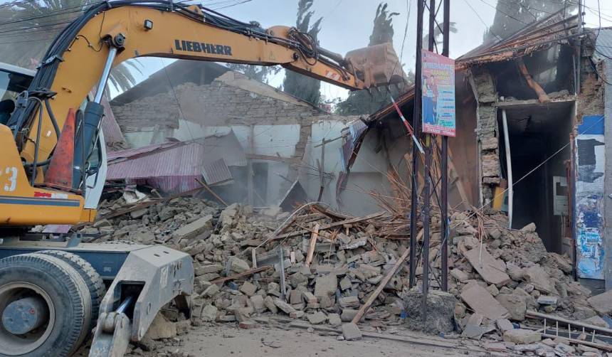 Alcaldía de Cochabamba demuele inmuebles en la avenida Oquendo para ampliar la vía