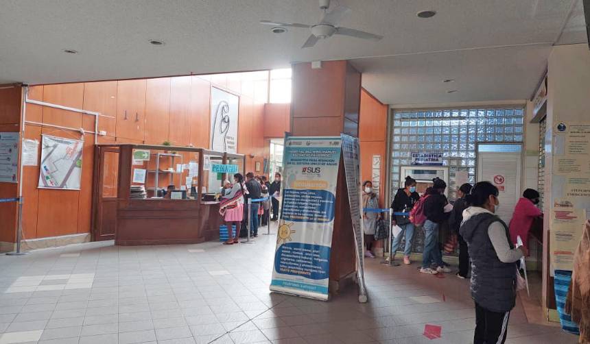 Paro de salud se cumple a nivel nacional y trabajadores reclaman por insumos y despidos