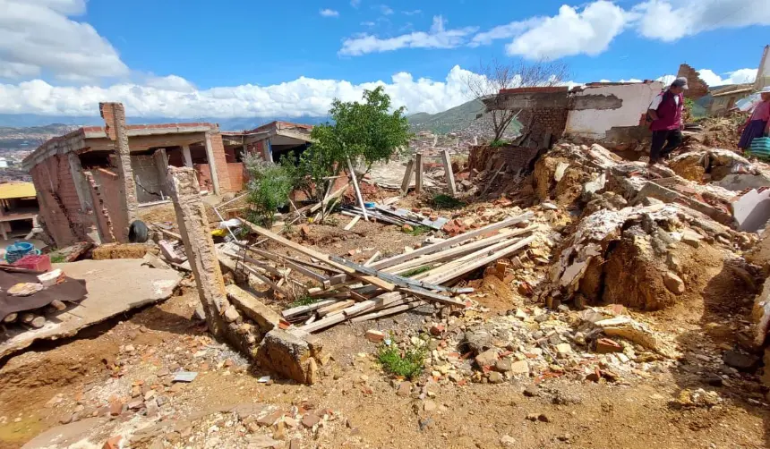 Cochabamba: Alcaldía dice que la zona con deslizamientos es “inhabitable” y que una parte de los afectados no quiere dejar sus viviendas 