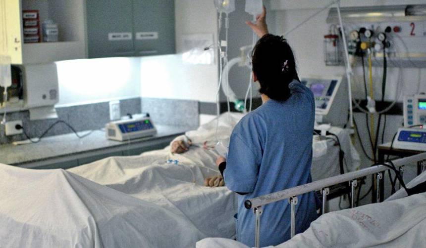 “No tiene una evolución favorable, corre riesgo su vida”, revela médico sobre la joven herida de bala en la cabeza