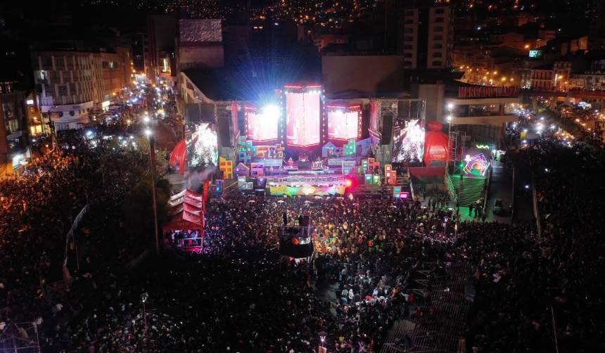 La verbena paceña vuelve a la plaza San Francisco por la efeméride del 16 de Julio