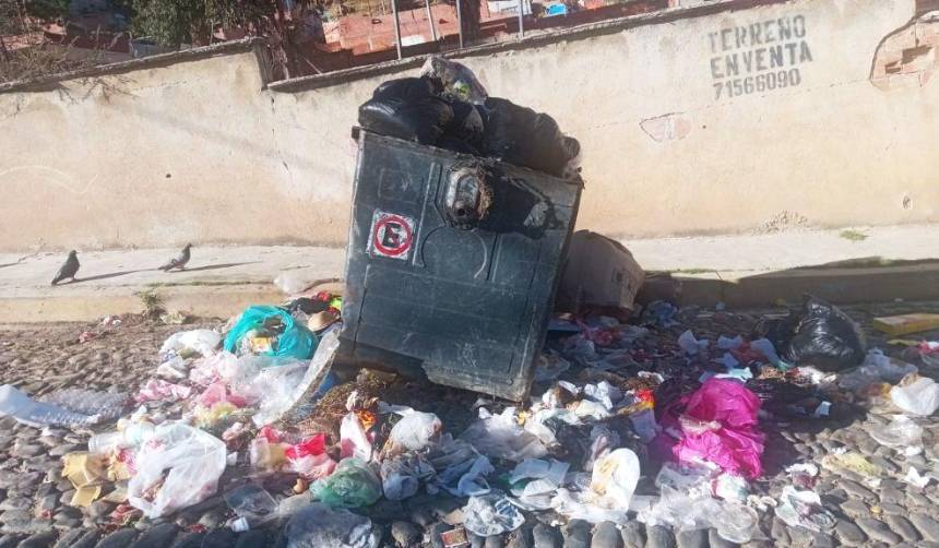 La Paz: La empresa de aseo dice que reanudó al 100% la limpieza, sin embargo, aún hay zonas con basura