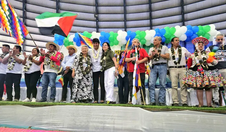 Evo Morales se reúne con delegaciones del Runasur y denuncia deportaciones