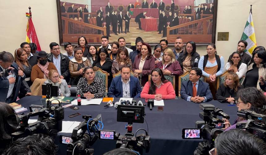 Oscar García es elegido jefe de bancada del PDC en Diputados; legisladores aseguran que “están unidos”