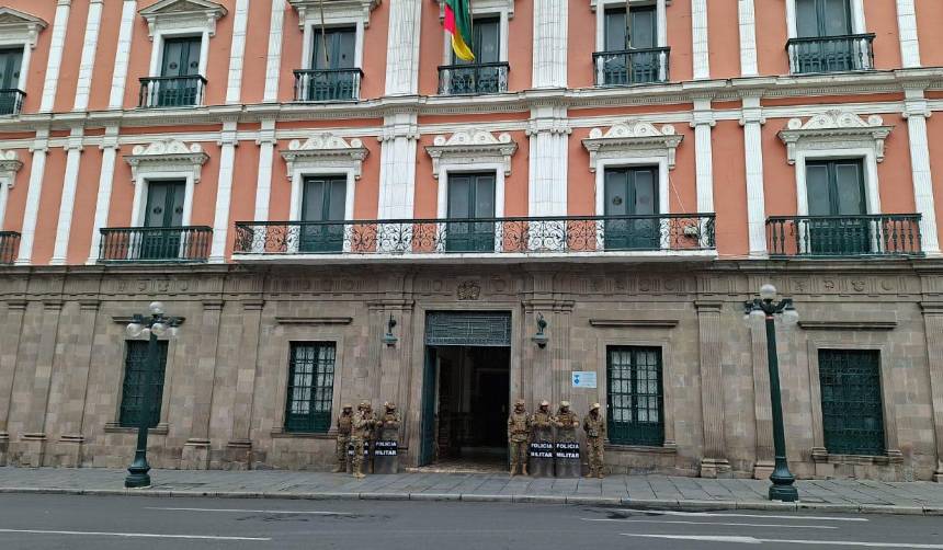 Pese a la convocatoria para este domingo, no se instaló el diálogo entre el Gobierno y los dirigentes campesinos de La Paz