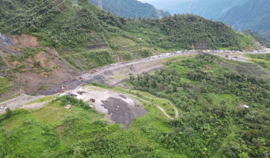 Cierran al menos tres carreteras en el país por los deslizamientos causados por las lluvias