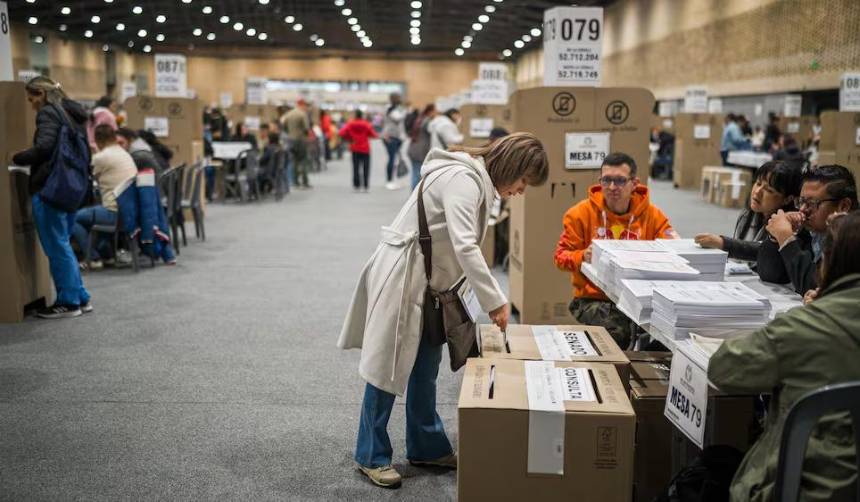 Los colombianos, listos para ir a las urnas y votar por el sucesor del presidente Petro