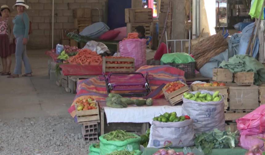 Cochabamba: Comerciantes señalan que llega 30% menos de verduras debido al incremento del precio del transporte