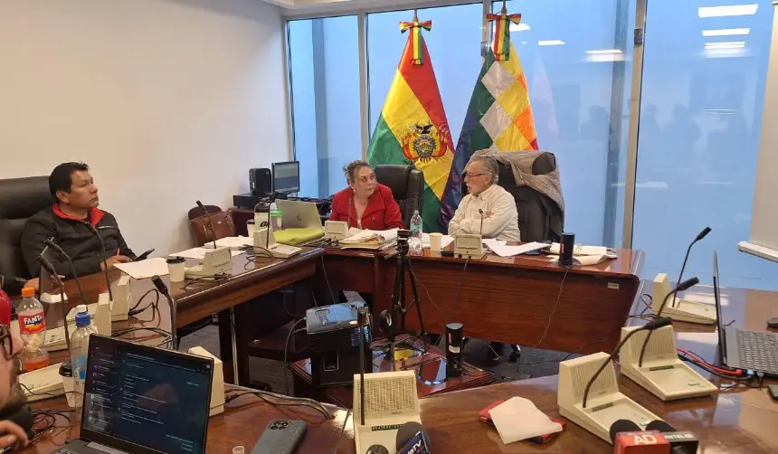 La Comisión de Constitución suspende el tratamiento del proyecto de ley para elegir vocales