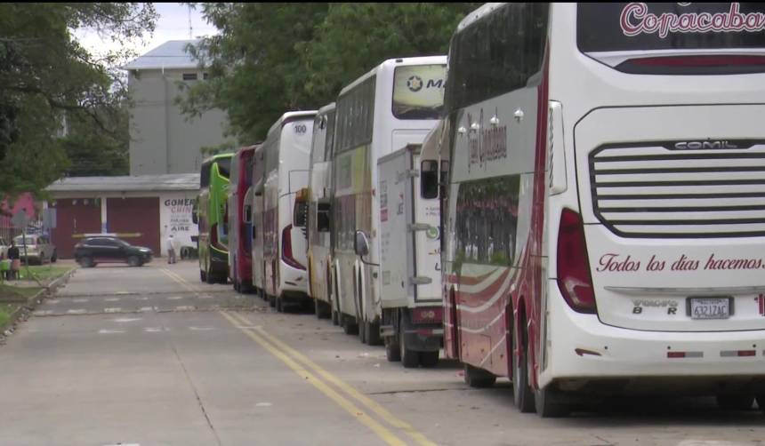 Escasez de diésel: Federación de Cooperativas de Transporte dice que opera solo al 30%