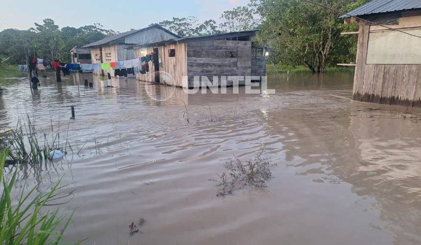 Desborde del río Ichilo causa inundaciones en varias zonas de Puerto Villarroel