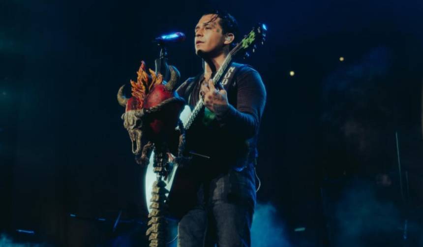 Nodal alza su voz tras negación de visa a sus músicos: “Hay que estar bien unidos como latinos”