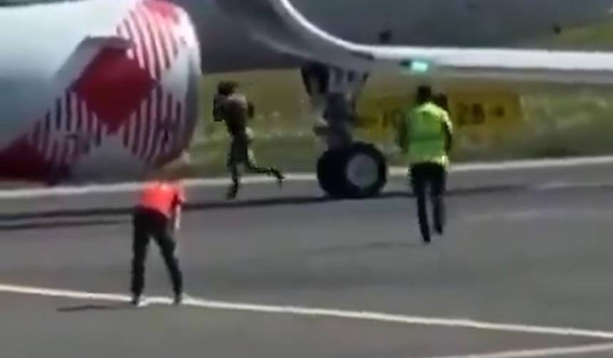 Imágenes sensibles: Un hombre muere succionado por el motor de un avión