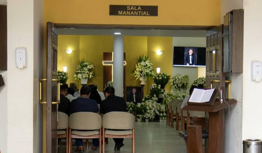 Familiares, artistas y amigos dan el último adiós al gran Armando Terceros 