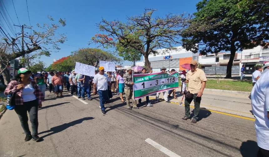 Santa Cruz: Saavedra califica de “abuso” el paro de transporte y anuncia proyecto de ley para sanciones