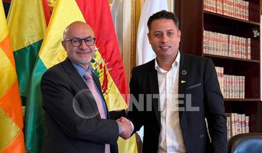 Lara se reúne con Lupo horas después de denunciar que se queda sin personal en la Vicepresidencia