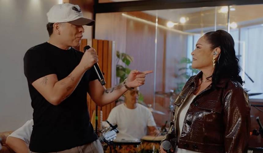 Luis Vega sorprende al cantar el tema ‘No sé si vuelva’ junto a su madre 