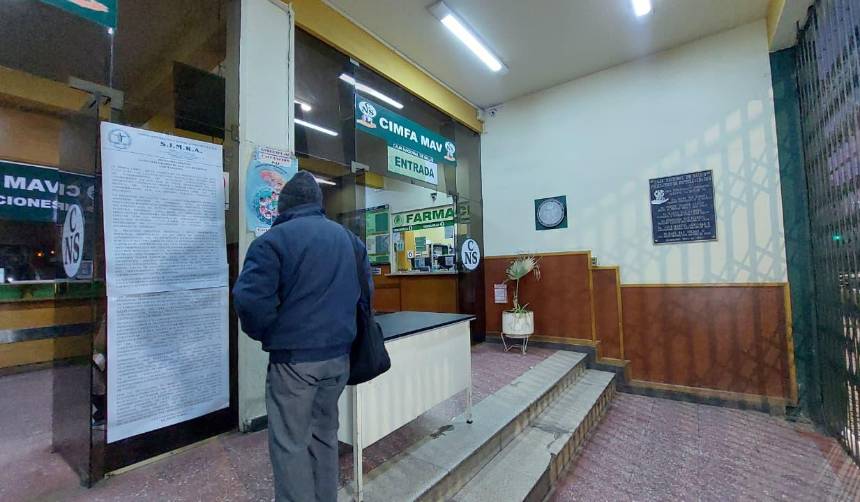 Suspenden la atención en la CNS de Cochabamba por un paro de 24 horas de los trabajadores