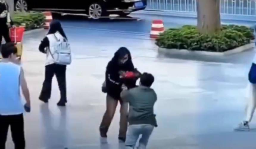 Robo, persecución y rosas, un novio realizó una increíble propuesta de matrimonio