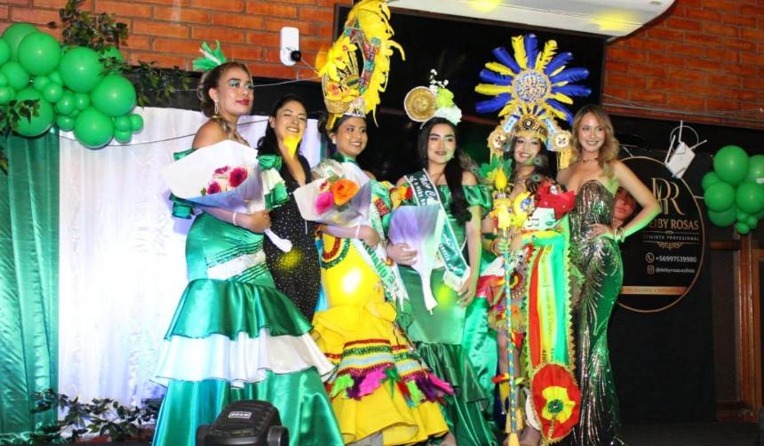 Bolivianos eligen a la reina del Carnaval del Oriente en Antofagasta con homenajes a Santa Cruz y Pando