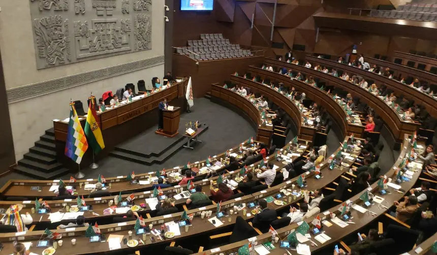 Ley de subnacionales no logra dispensación de trámite y activan cuarto intermedio en Diputados