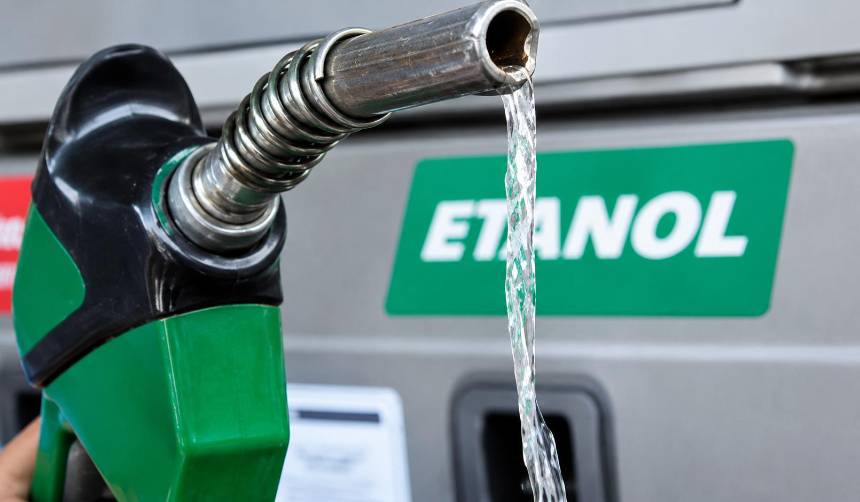 Automotrices apoyan ampliar la oferta de combustible mezclado con etanol