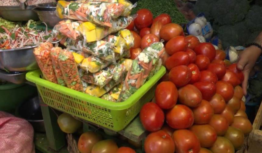 El precio de las verduras se incrementa en mercados del eje troncal y familias reducen sus compras 