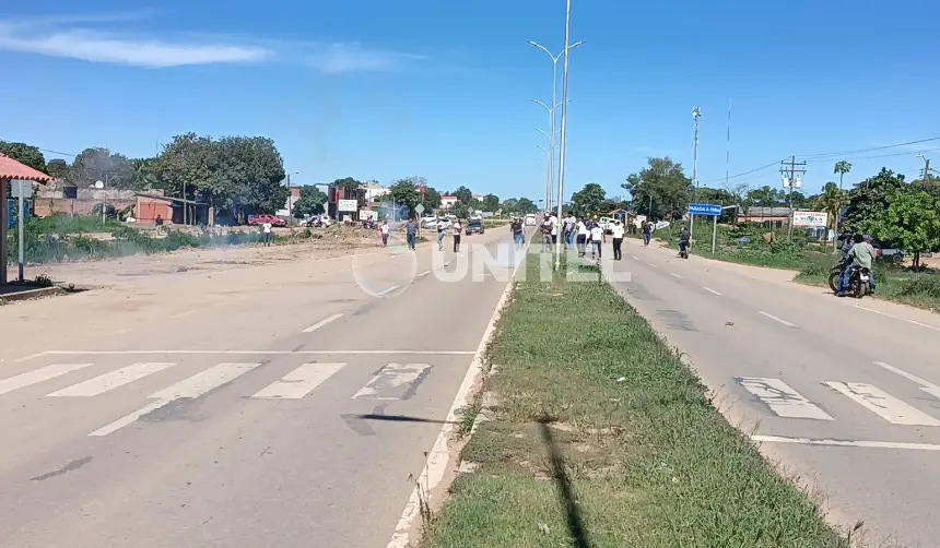 Grupo que rechaza presencia de Andrónico se enfrenta con sus seguidores en San Julián