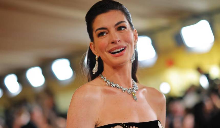 Anne Hathaway anuncia que se encuentra en la dulce espera