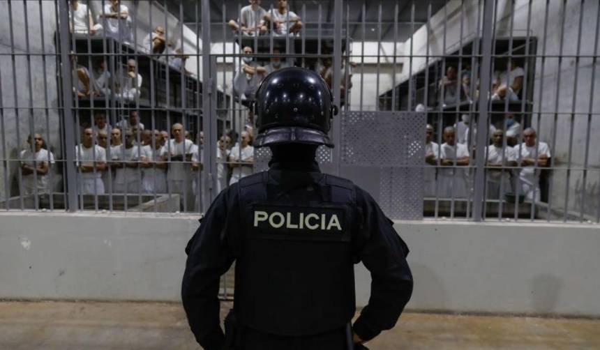 De sobrevivir a las pandillas a exigir un juicio justo, la lucha de familias salvadoreñas