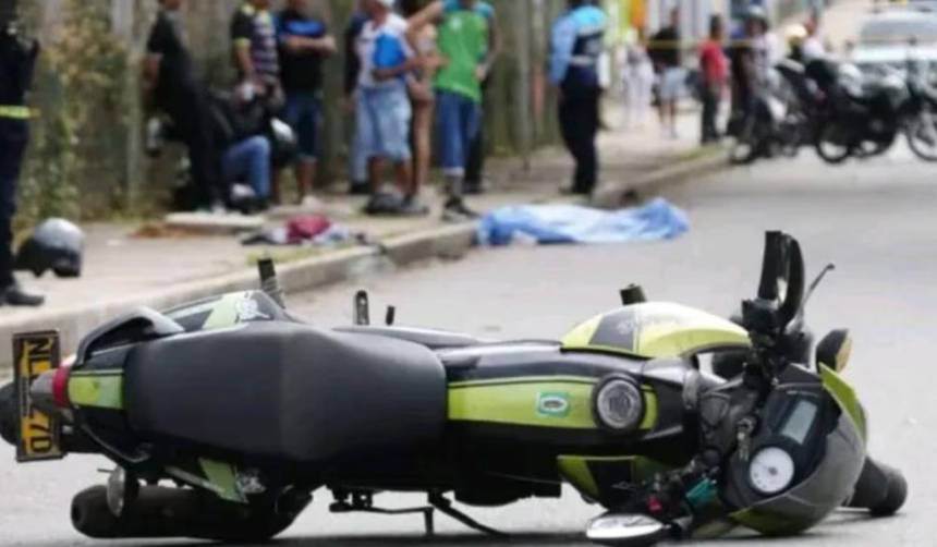 Videos: Joven mototaxista muere decapitado por un cable que quedó suelto en una avenida