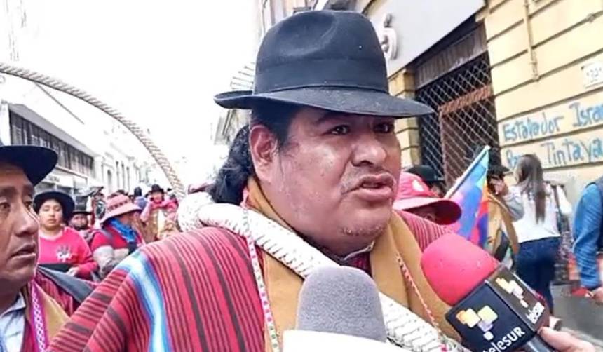 Capturan a Vicente Salazar, el líder de los campesinos Túpac Katari que bloquean las carreteras de La Paz