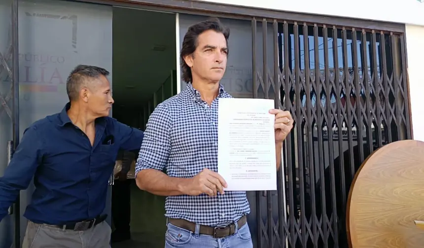 “Jhonny quiere cerrar el Concejo”, dice el concejal Saavedra tras denunciarlo por incumplimiento de deberes 