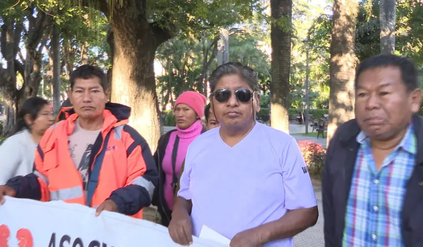 Pacientes renales instalan un piquete de huelga de hambre para exigir que se pague el servicio de diálisis