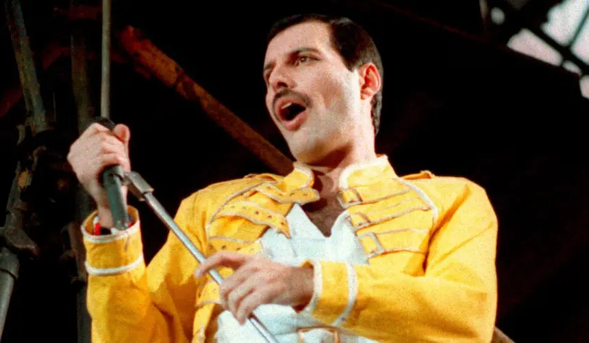 Freddie Mercury tuvo una “hija secreta”, señala una nueva biografía sobre el cantante