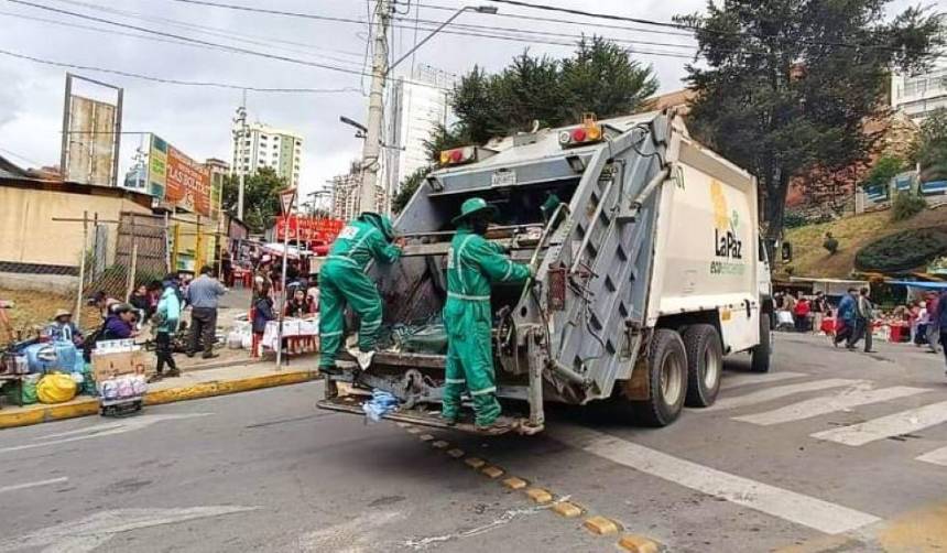 Suspenden el recojo de basura en La Paz por la “falta” de combustibles; la Alcaldía pide mantener los desechos en casa