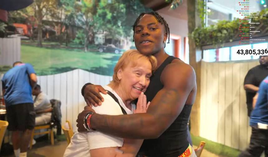 Video: Speed se emociona con una fan de 71 años y le regala el viaje que tanto soñaba