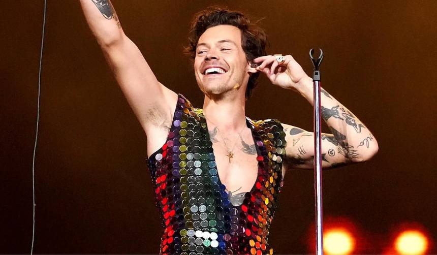 Harry Styles causa furor con el anuncio de ‘Kiss All The Time’, su nuevo disco musical 