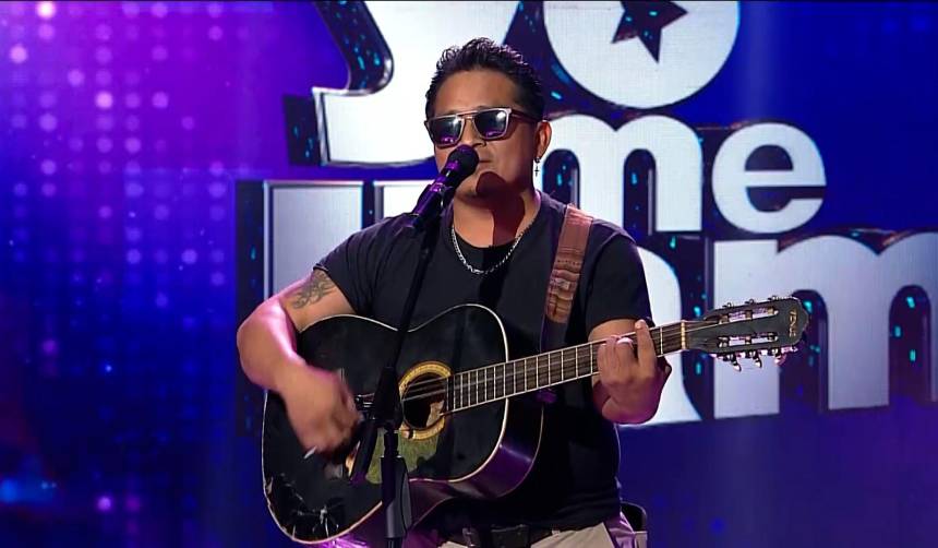 Imitador de Luis Vega trae recuerdos al cantante