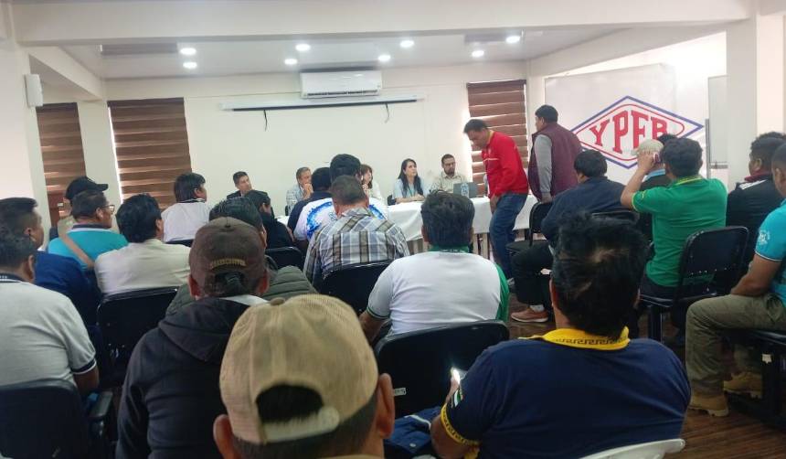 Cochabamba: Transporte rompe diálogo con el Gobierno y da ultimátum para retiro de gasolina “desestabilizada”