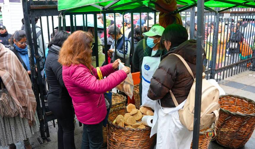 La Paz: Defensa al Consumidor amonesta a 25 establecimientos que vendían el pan a Bs 1