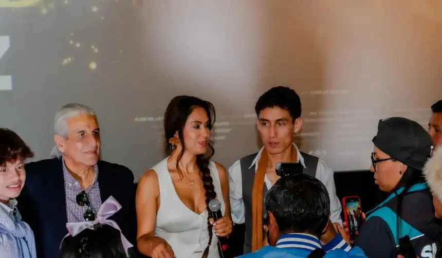 Carla Ortiz sorprende en La Paz y anticipa el gran estreno navideño del cine boliviano