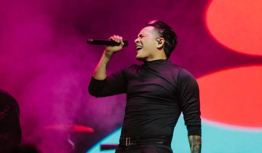 Luis Vega apunta a los Grammy y pide a sus fanáticos elegir las canciones para su disco