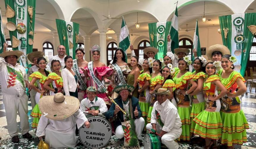 Al ritmo de la tamborita, representantes de la tradición cruceña celebran a Santa Cruz