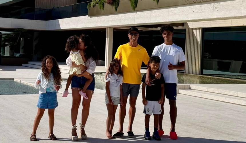 Cristiano Ronaldo y Georgina Rodríguez muestran su lado más familiar con una tierna foto