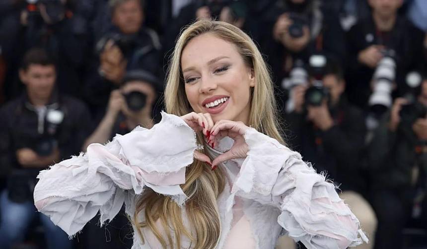 Ester Expósito fue captada en el vehículo de Kylian Mbappé y crecen los rumores de romance