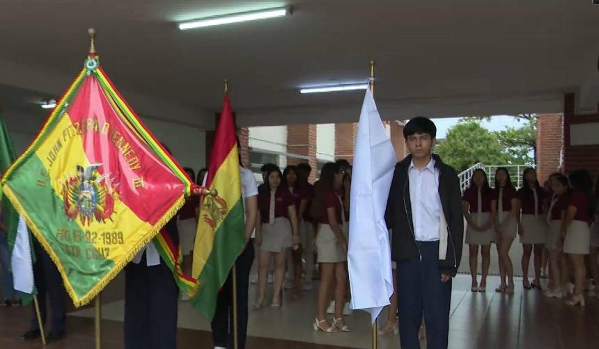 Estudiantes ultiman ensayos para rendir homenaje a Bolivia