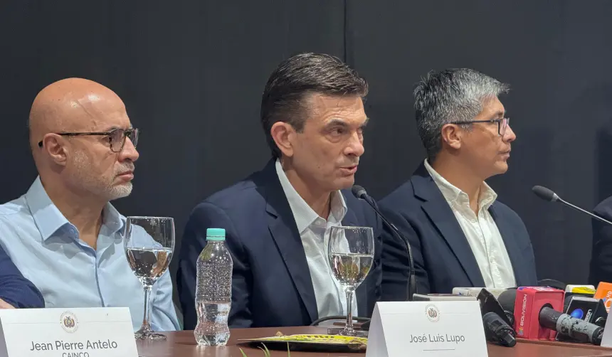 “El gabinete está cerrado”, dice Rodrigo Paz y añade que Lupo y Espinoza “son parte de su equipo”