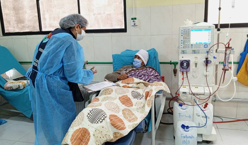 La Paz: Pacientes renales del Hospital Holandés de El Alto denuncian falta de especialistas, insumos y medicamentos